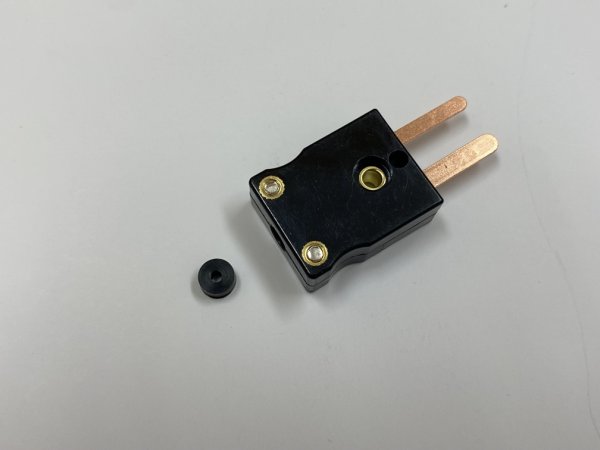 Photo10: Color in Section 2, JIS C1610-1995　Miniature Thermocouple Plug (10)