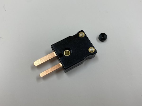 Photo8: Color in Section 2, JIS C1610-1995　Miniature Thermocouple Plug (8)