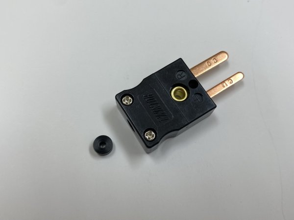Photo9: Color in Section 2, JIS C1610-1995　Miniature Thermocouple Plug (9)